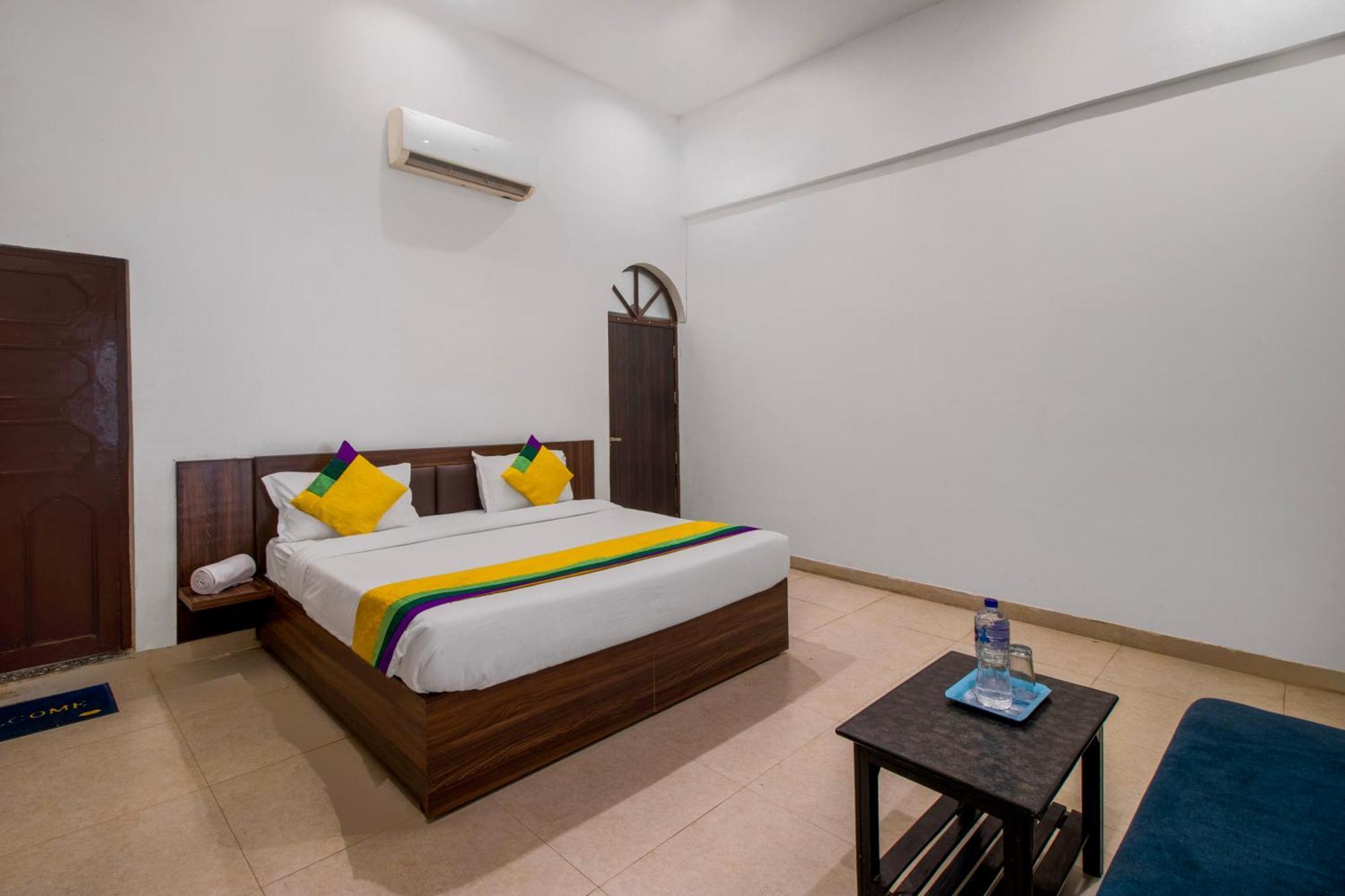 Hotel O Om Pushp Residency 马图拉 外观 照片