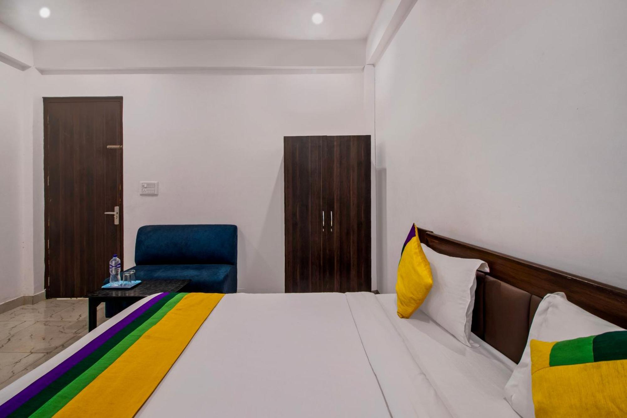 Hotel O Om Pushp Residency 马图拉 外观 照片