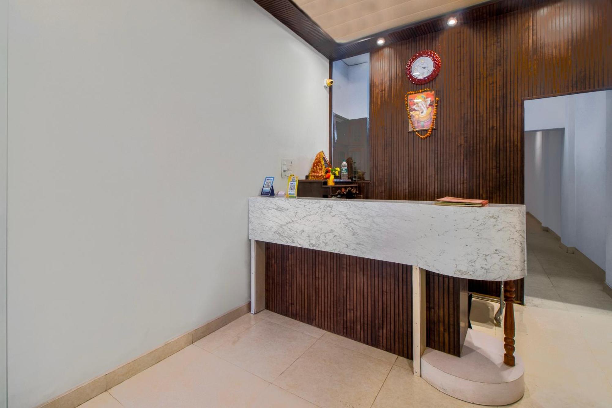 Hotel O Om Pushp Residency 马图拉 外观 照片