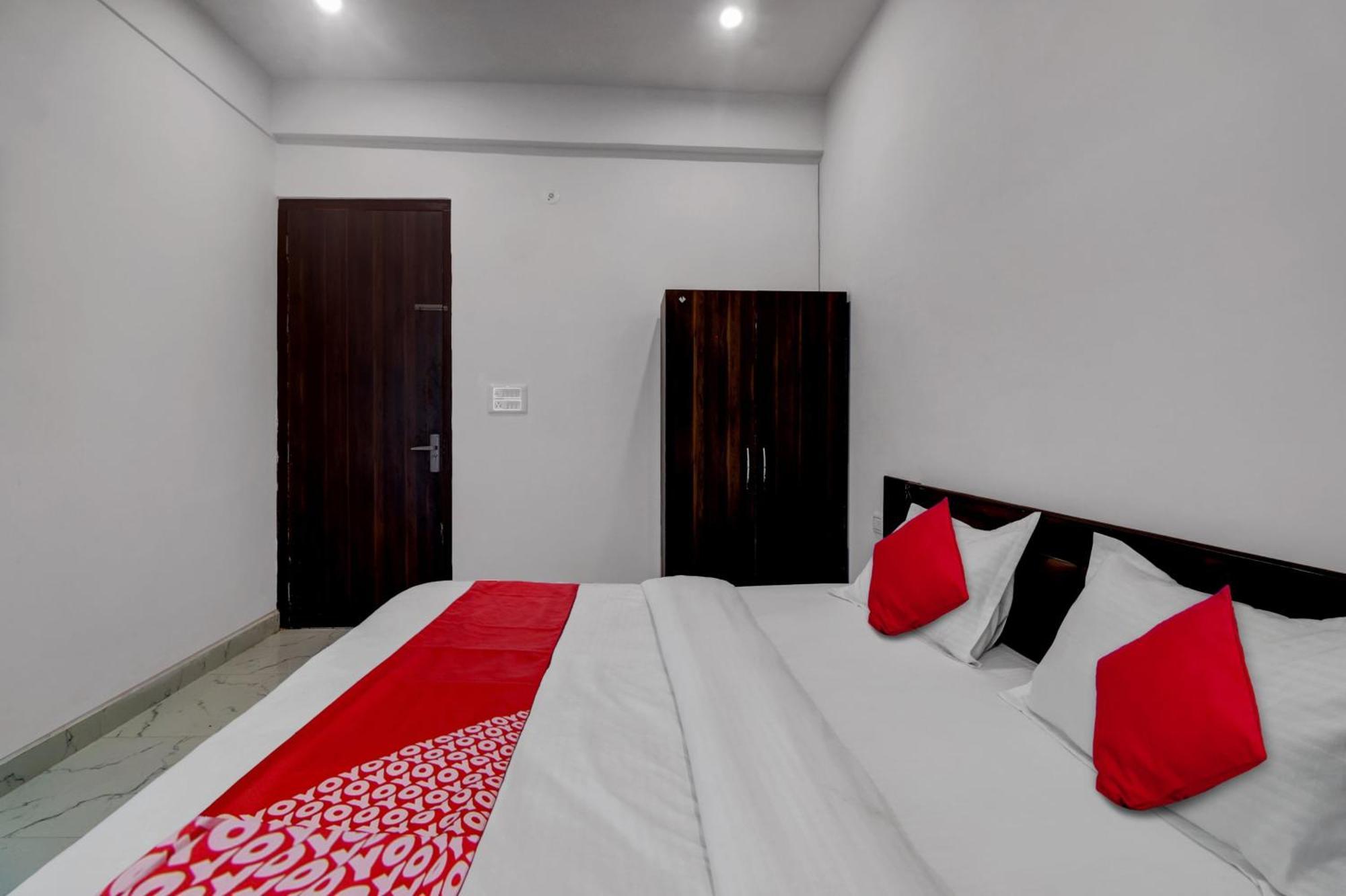 Hotel O Om Pushp Residency 马图拉 外观 照片