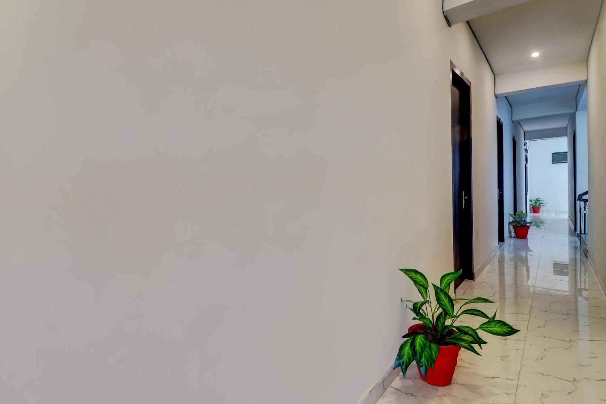 Hotel O Om Pushp Residency 马图拉 外观 照片