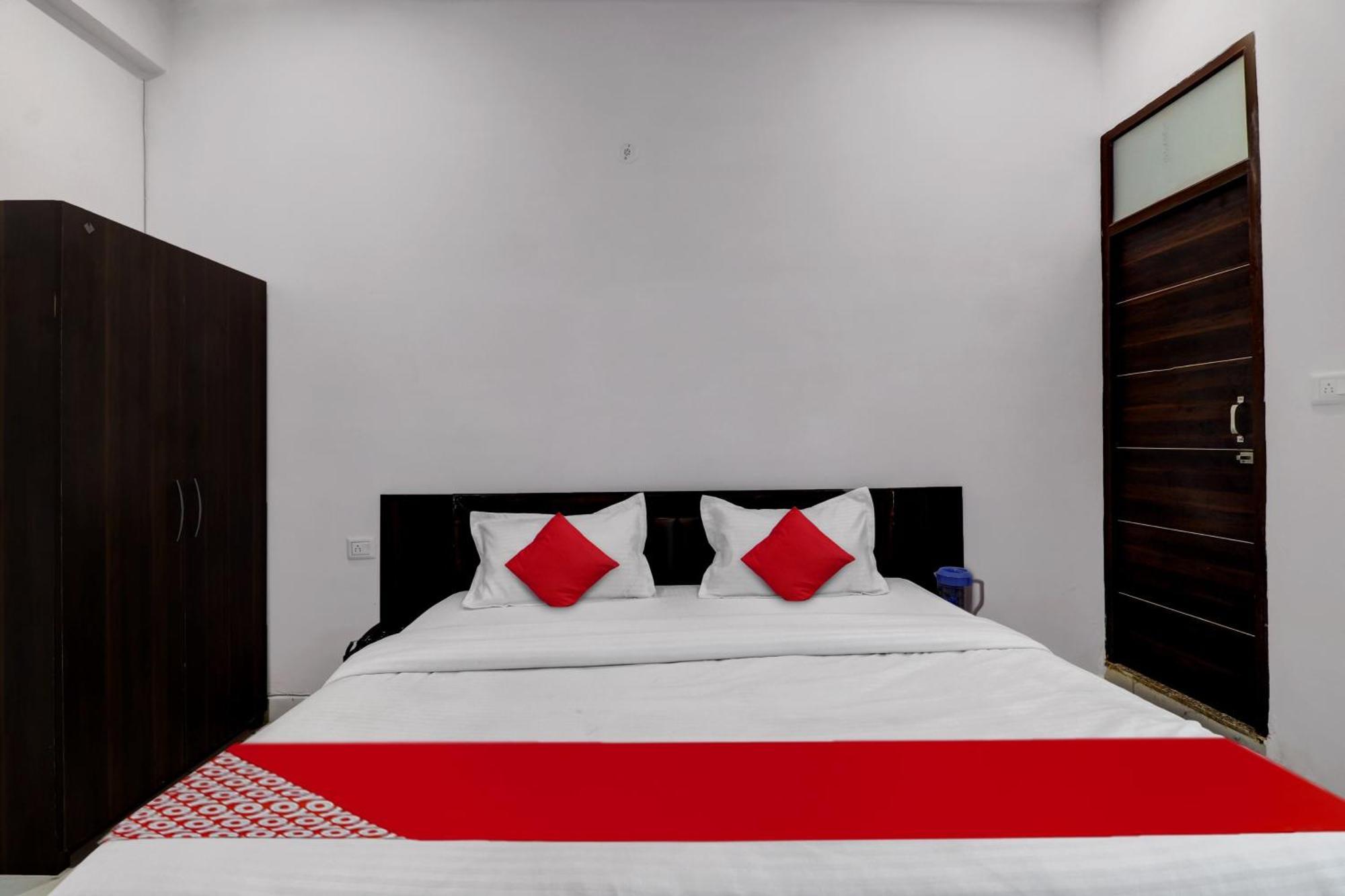 Hotel O Om Pushp Residency 马图拉 外观 照片