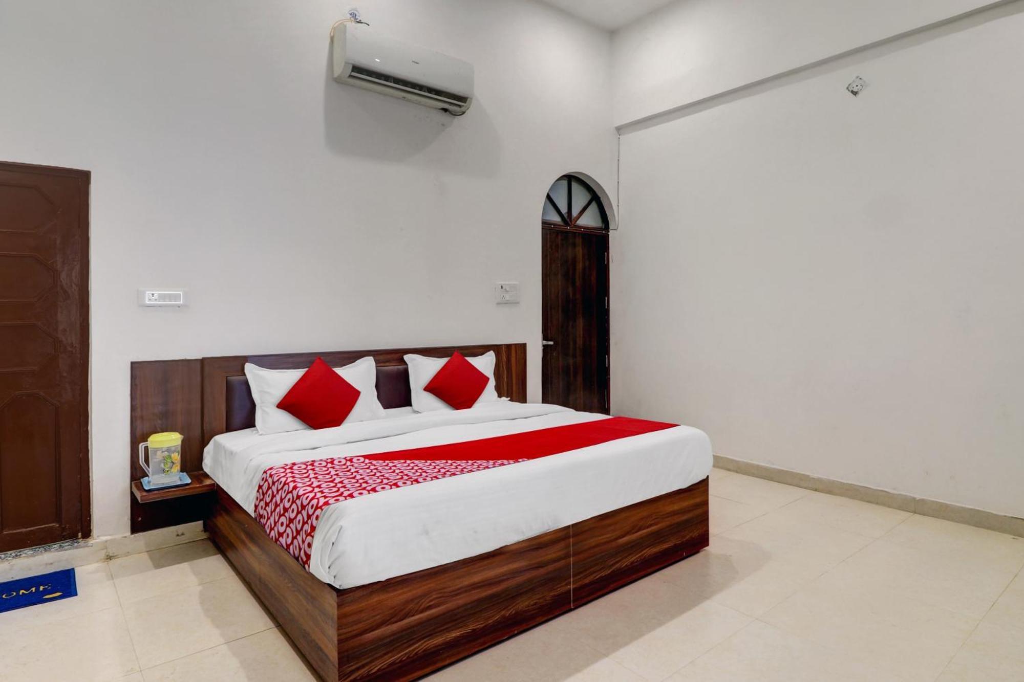 Hotel O Om Pushp Residency 马图拉 外观 照片