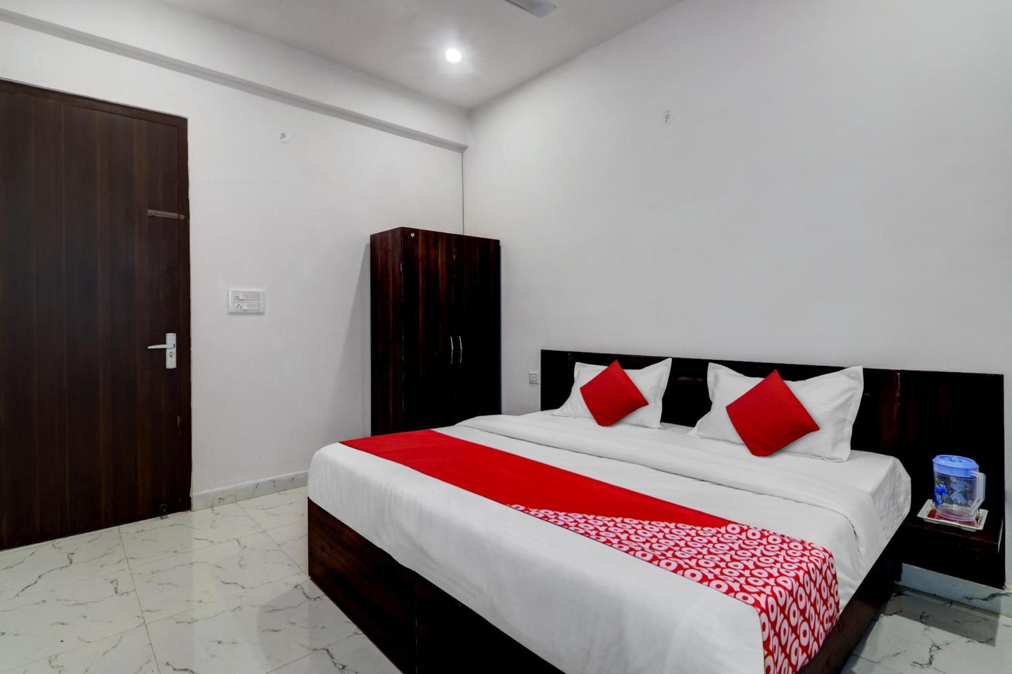Hotel O Om Pushp Residency 马图拉 外观 照片