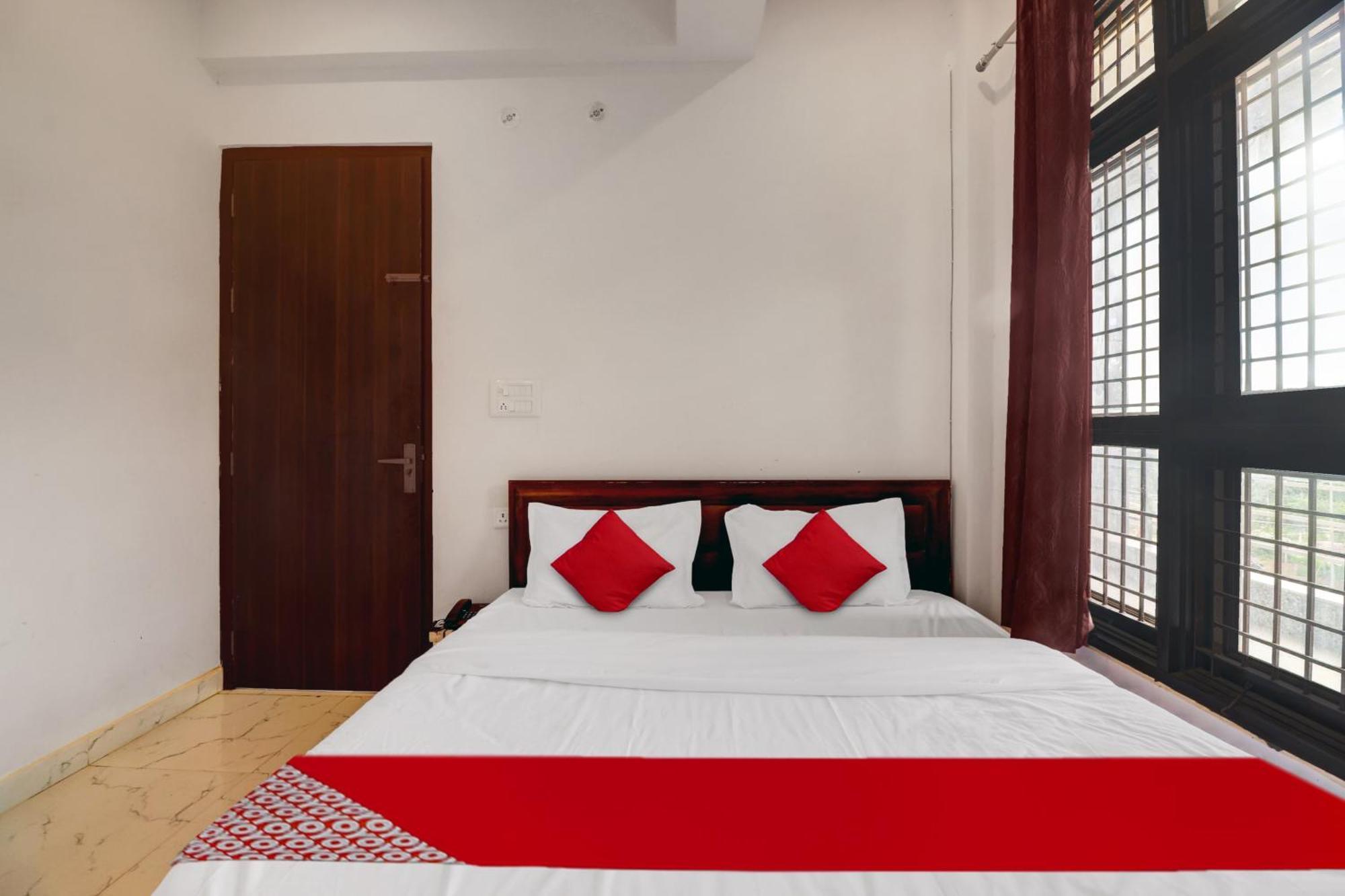 Hotel O Om Pushp Residency 马图拉 外观 照片